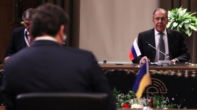 Lavrov asegura que Putin está abierto a reunirse con Zelenski para "fijar acuerdos concretos"