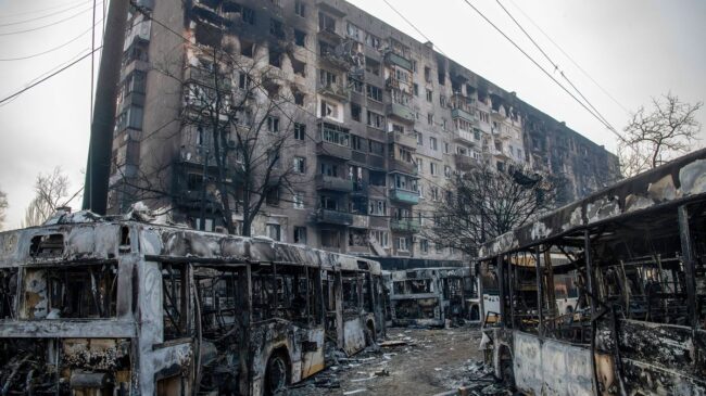 Mariúpol empieza a evacuar a sus civiles a través de un corredor humanitario acordado por Ucrania y Rusia