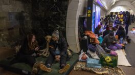 (FOTOGALERÍA) El metro de Kiev: refugio para unas 15.000 personas que escapan de la guerra