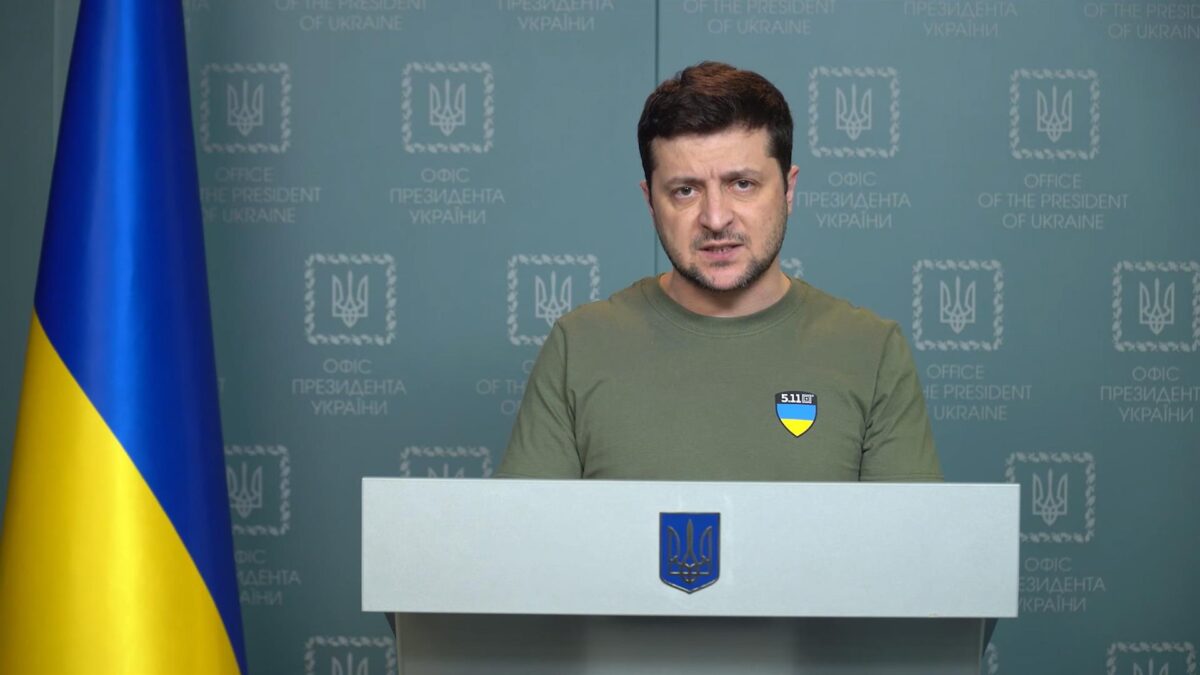 Zelenski rechaza las acusaciones rusas de que haya armas químicas en Ucrania