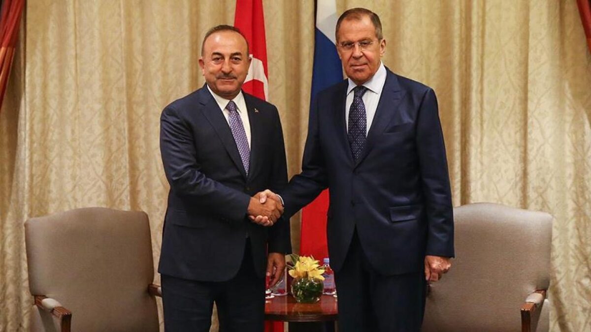 Turquía anuncia un encuentro entre los ministros de Exteriores de Rusia y Ucrania este jueves