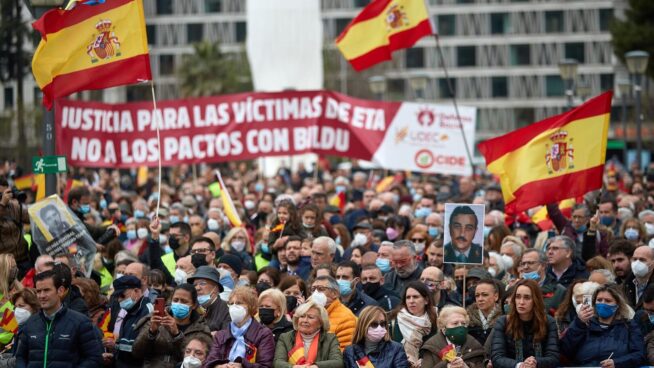 La Asociación de Víctimas del Terrorismo retira a Marlaska la medalla de honor que le concedieron antes de ser ministro