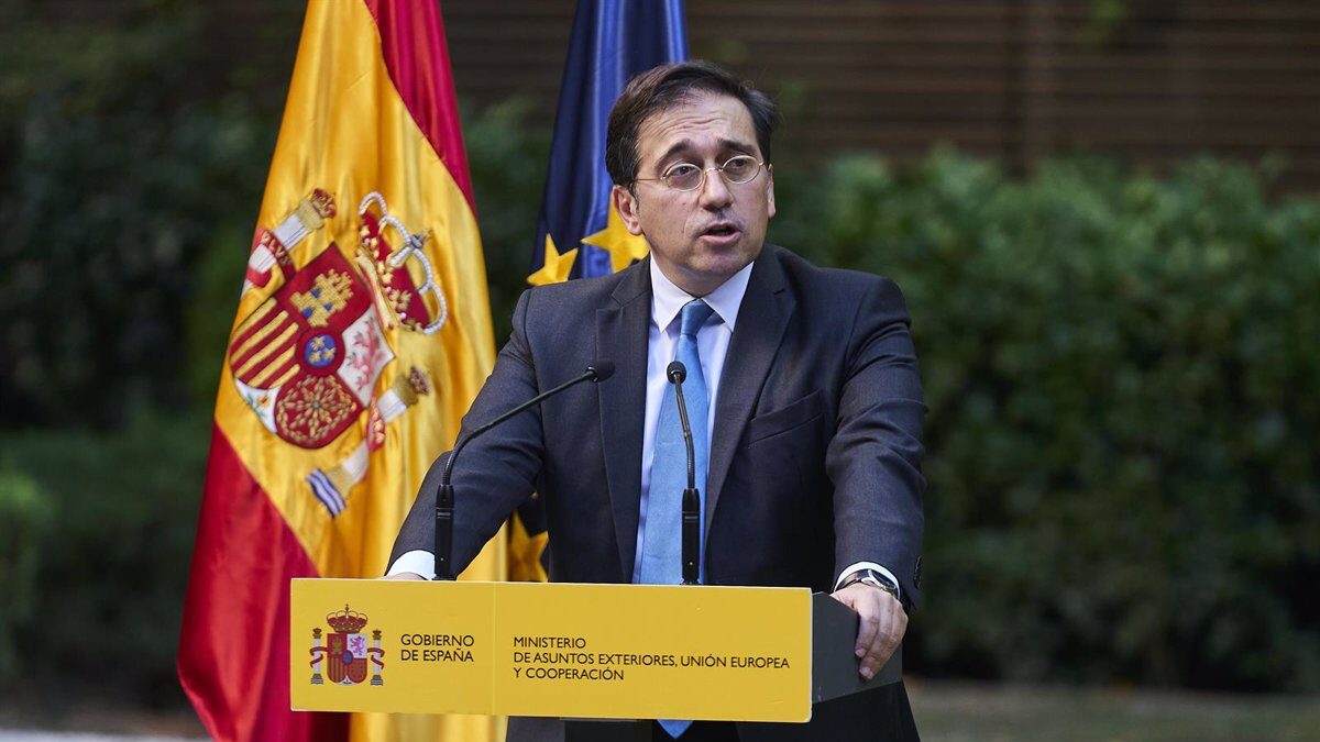 La embajada de España en Rusia busca un banco seguro para pagar a sus empleados