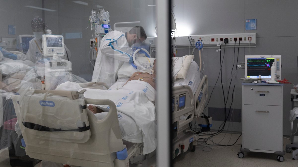 Amnistía Internacional denuncia que España no ha garantizado «acceso adecuado a la salud» durante la pandemia