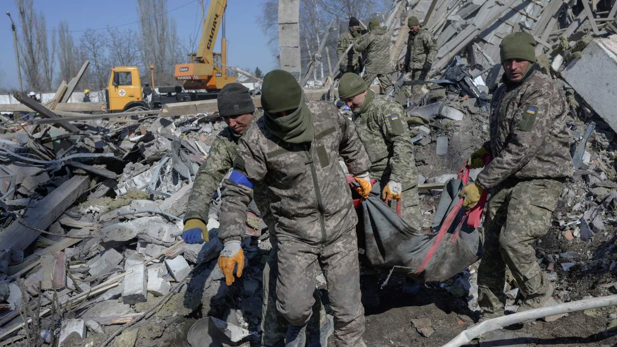 La guerra Rusia-Ucrania, en directo | Los ataques contra Mariúpol se recrudecen y Ucrania pierde el mar de Azov