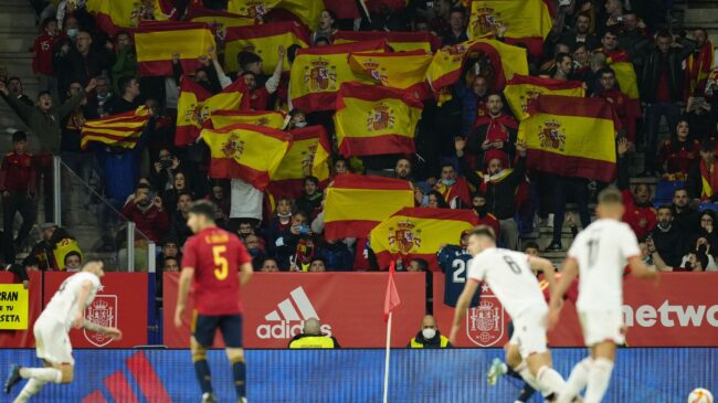 (VÍDEO) La selección española regresa a Cataluña 18 años después: "¡Que viva España!"
