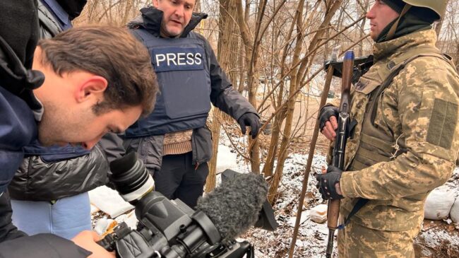 (VÍDEO) La aplaudida actitud del corresponsal de TVE en Ucrania: "El periodista no ha de ser la noticia"