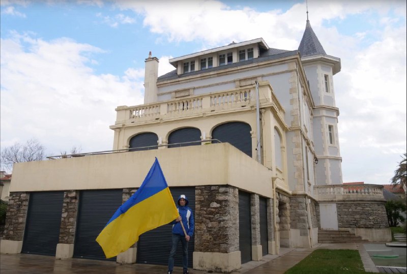 Unos activistas proucranianos asaltan una villa vinculada a Putin en Francia