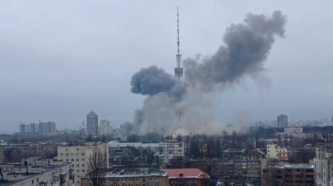 (VÍDEO) La torre de televisión de Kiev es bombardeada por Rusia: al menos cinco muertos y cinco heridos