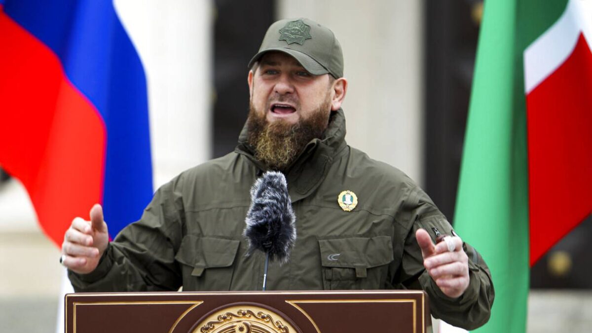 El líder checheno, aliado de Putin, reconoce las primeras bajas entre sus combatientes
