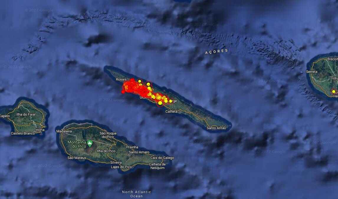 Los terremotos que sacuden la isla portuguesa de San Jorge provocan la huida de más de 1.200 personas por miedo a una erupción