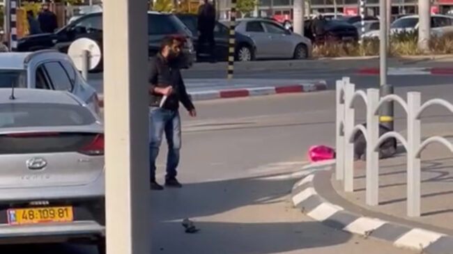 (VÍDEO) Al menos cuatro muertos en Israel por un "presunto ataque terrorista" consistente en un apuñalamiento y un atropello