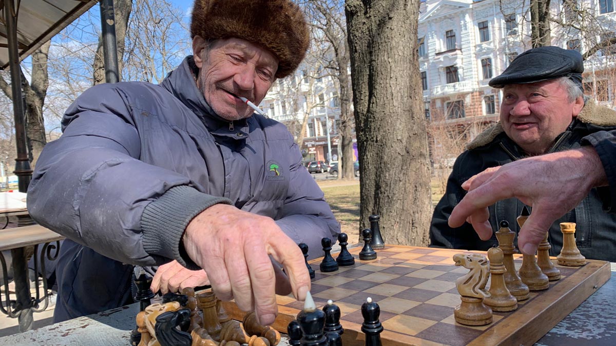 Rusia avanza contra Odesa y los abuelos ucranianos deciden quedarse: «No tenemos protectores»