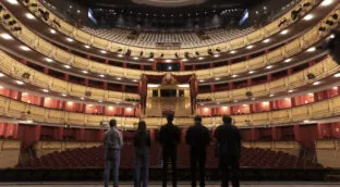 Oficios conectados, la magia tras el telón de la mejor ópera del mundo