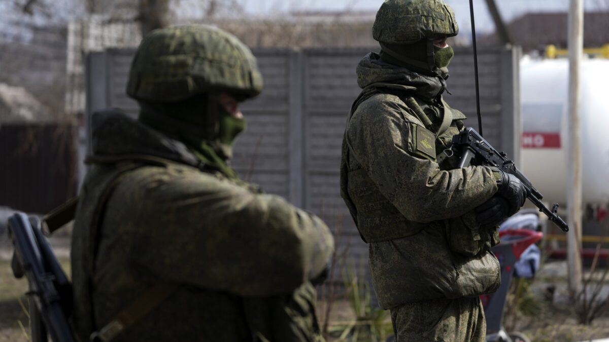 Ucrania informa de que Rusia trata de conectar Donestsk con Crimea aunque afirma que la ofensiva casi se ha «parado»