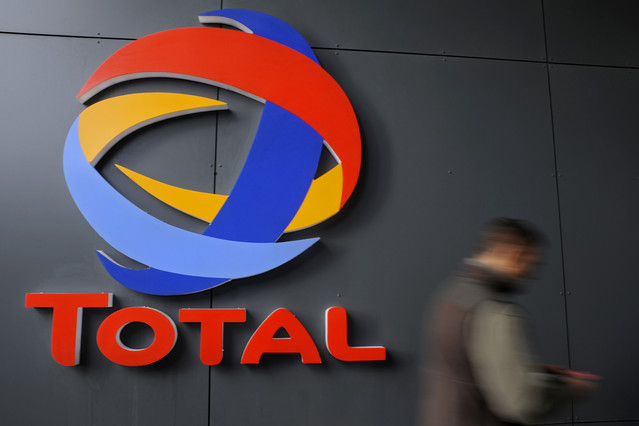 La multinacional francesa TotalEnergies anuncia que no comprará más petróleo ruso durante 2022