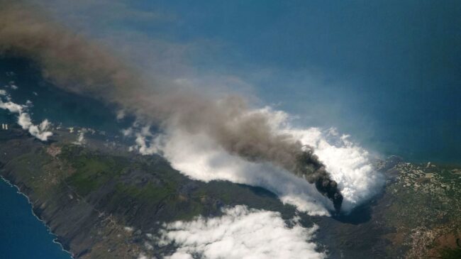 Una imagen del volcán de Cumbre Vieja opta a ser la mejor foto terrestre de la NASA