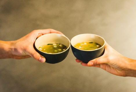 Por qué deberías comer más comidas calientes (aportan cuatro beneficios a tu salud)