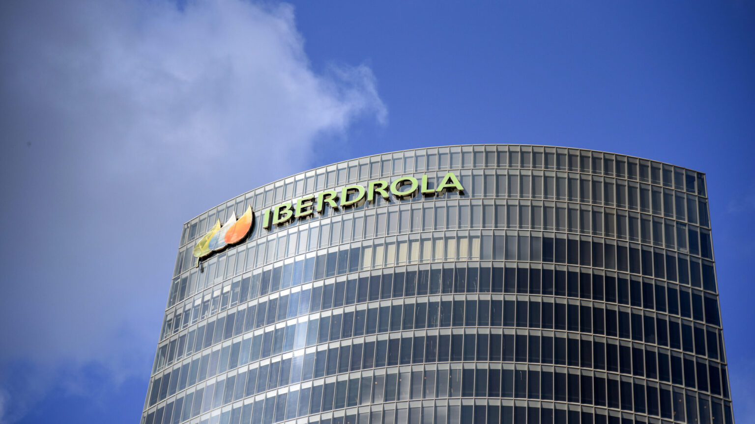 Iberdrola marca en Bolsa su máximo en 12 meses y roza un valor de 72.000 millones