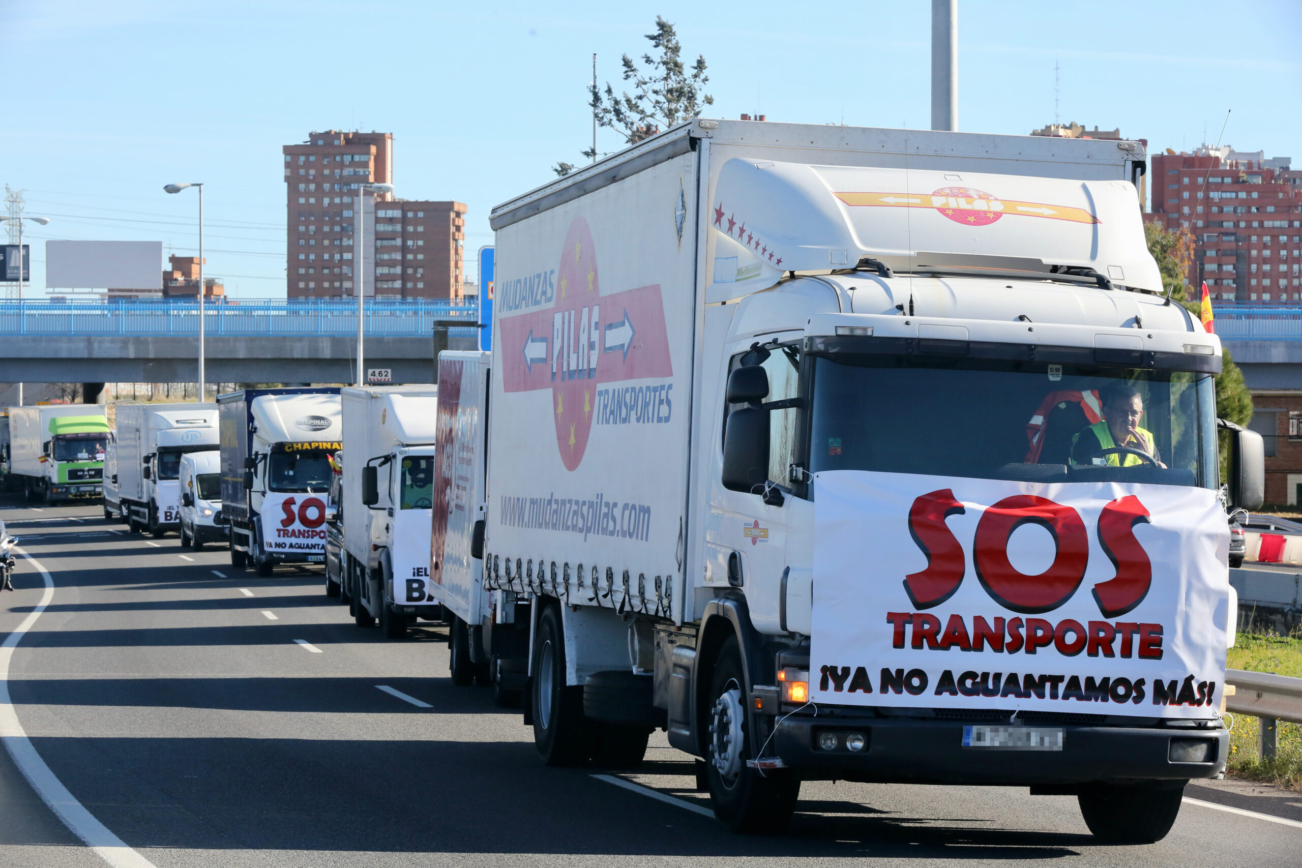 La organización convocante del paro de los transportistas estima un seguimiento del 80%