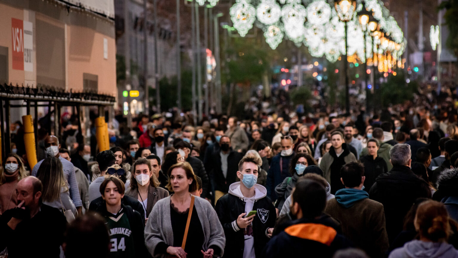 España elimina las cuarentenas para los casos positivos sin síntomas a partir del lunes
