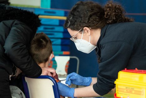 La vacuna de Pfizer es menos efectiva en los niños de entre 5 y 11 años que en los adultos