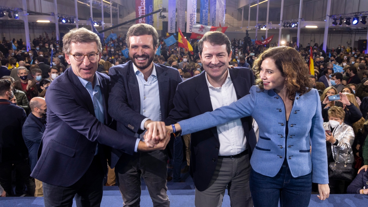 Feijóo sostiene que Casado falló en unir al PP en 2018, lo que llevó a la «hemorragia»