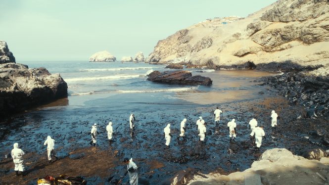 Repsol acuerda con el Gobierno de Perú indemnizar a los afectados por el derrame