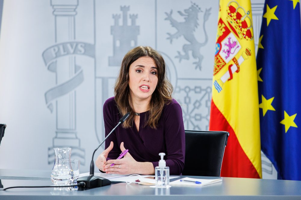 La reforma de la ley del aborto de Montero «discriminará» a los médicos objetores