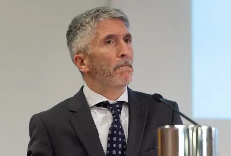 Marlaska rectifica y acepta ahora extender la prisión permanente revisable
