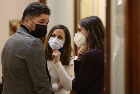 Sánchez cerró con Díaz el envío de armas al margen de la «frivolidad de las ministras» de Podemos