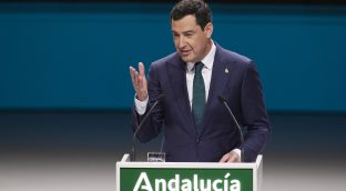 Juanma Moreno aboga por la «soberanía energética» andaluza
