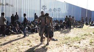 Más de 2.500 migrantes intentan entrar en Melilla