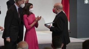 Los Reyes premian a Antonio Resines en su reaparición pública