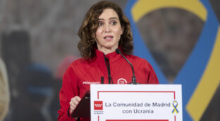 Ayuso anuncia un paquete de medidas de apoyo a los refugiados ucranianos