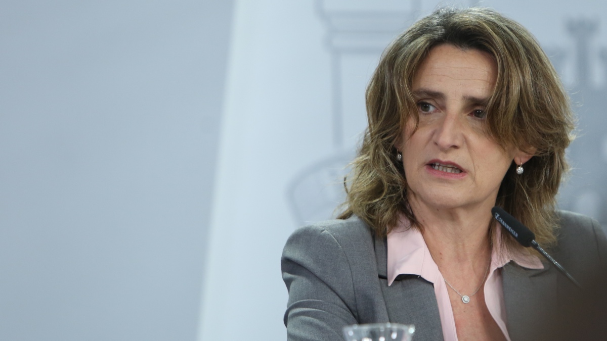 Las eléctricas reconocen los éxitos de Ribera tras meses de enfrentamiento