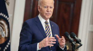 Biden veta la importación de petróleo y gas de Rusia como represalia por la invasión