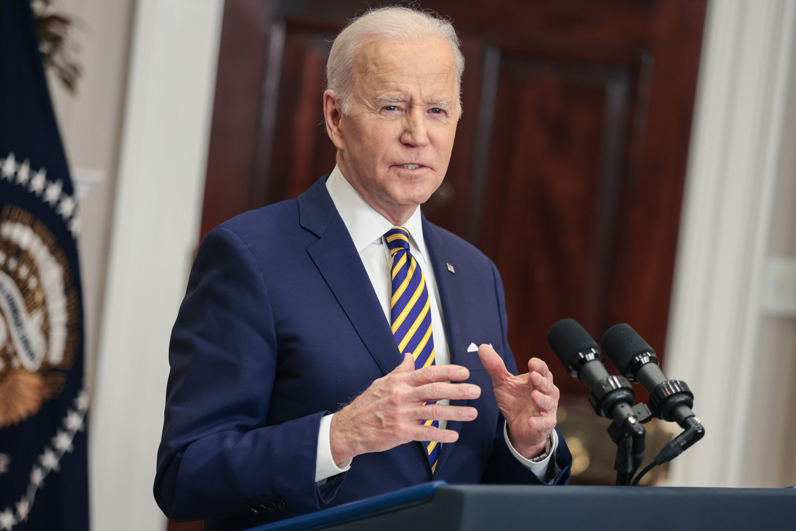Biden veta la importación de petróleo y gas de Rusia como represalia por la invasión