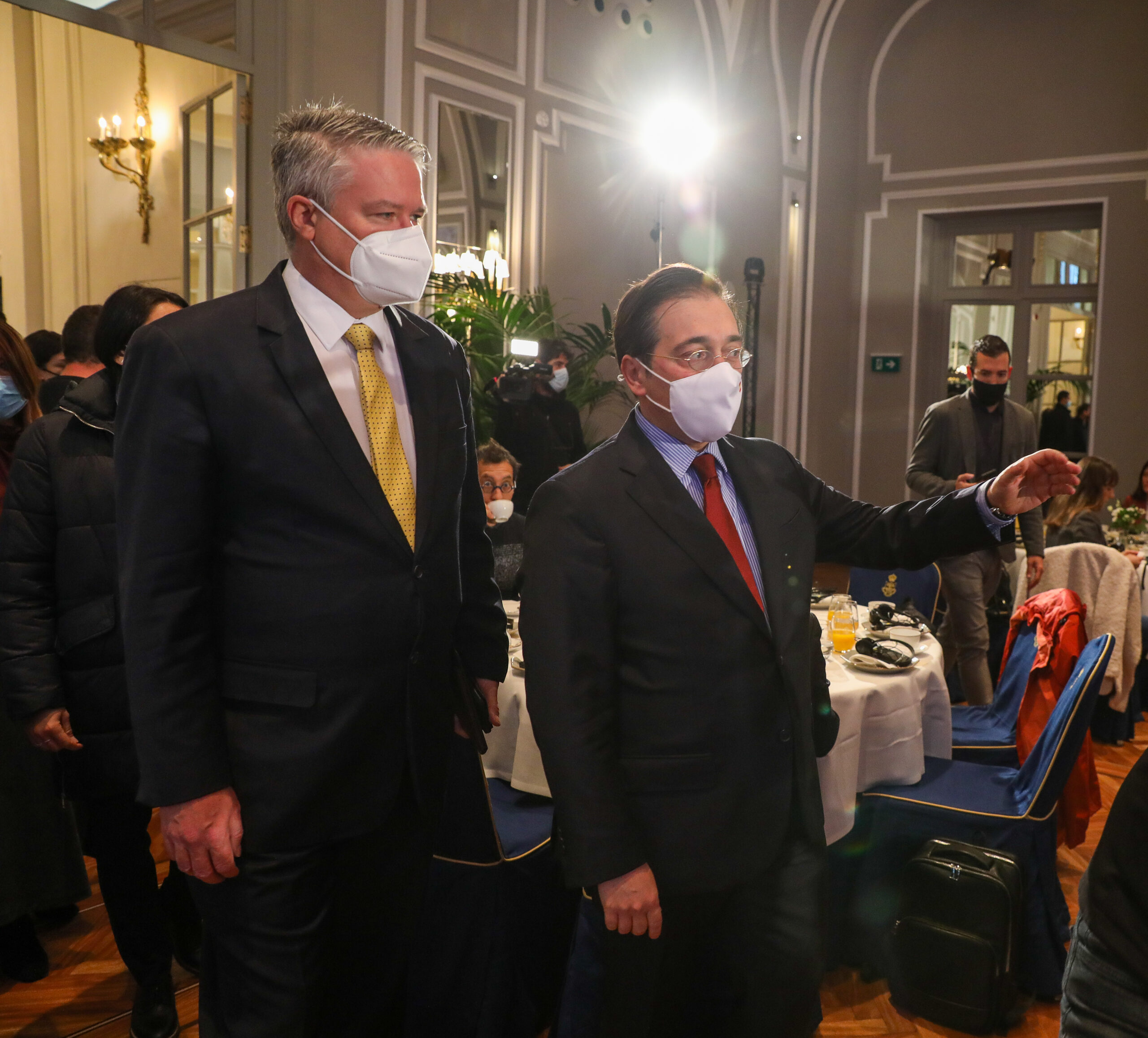 Albares reivindica el papel que está llamada a desempeñar la OCDE en la «nueva era»