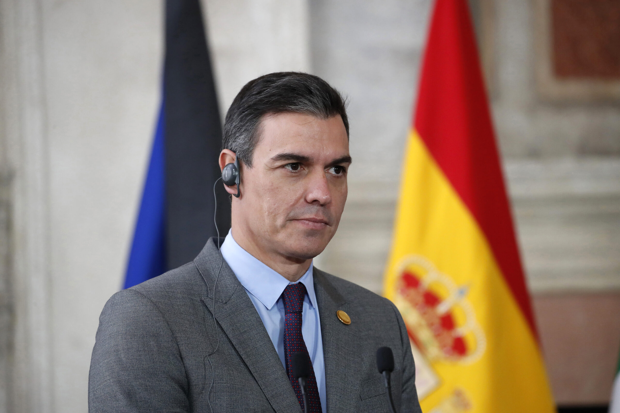 Sánchez y Macron plantean medidas para contener el precio del gas