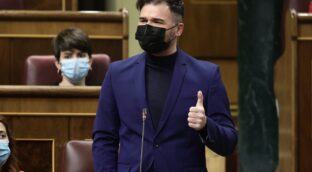 Rufián pide a Sánchez dirigir su atención a que «la luz ha subido un 80%»