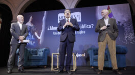 Comienza en Sevilla 'Monarquía o República' para lograr «una sociedad más tolerante»