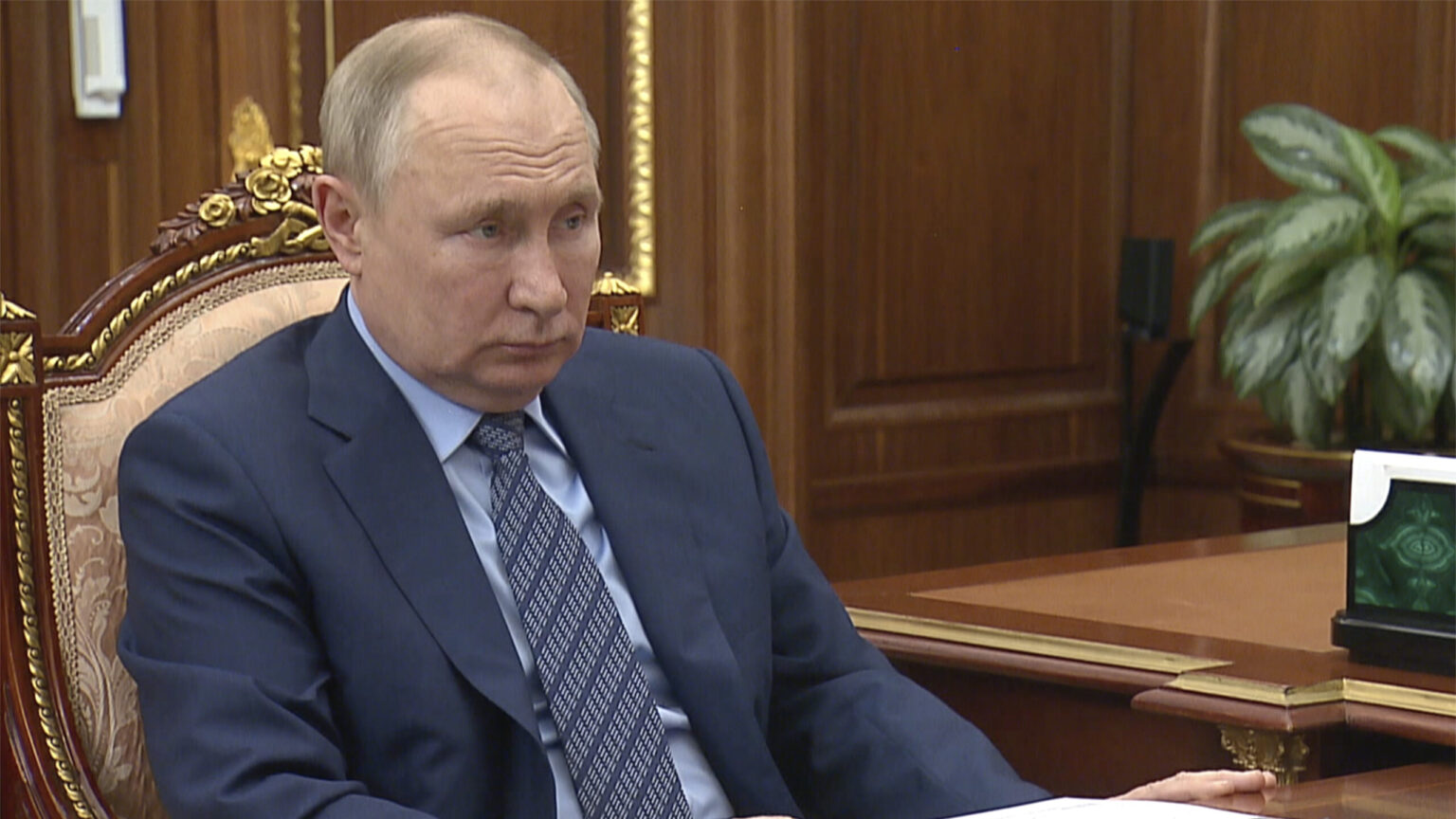 Putin lanza un ultimátum a Occidente: cortará el gas a los países que no paguen en rublos