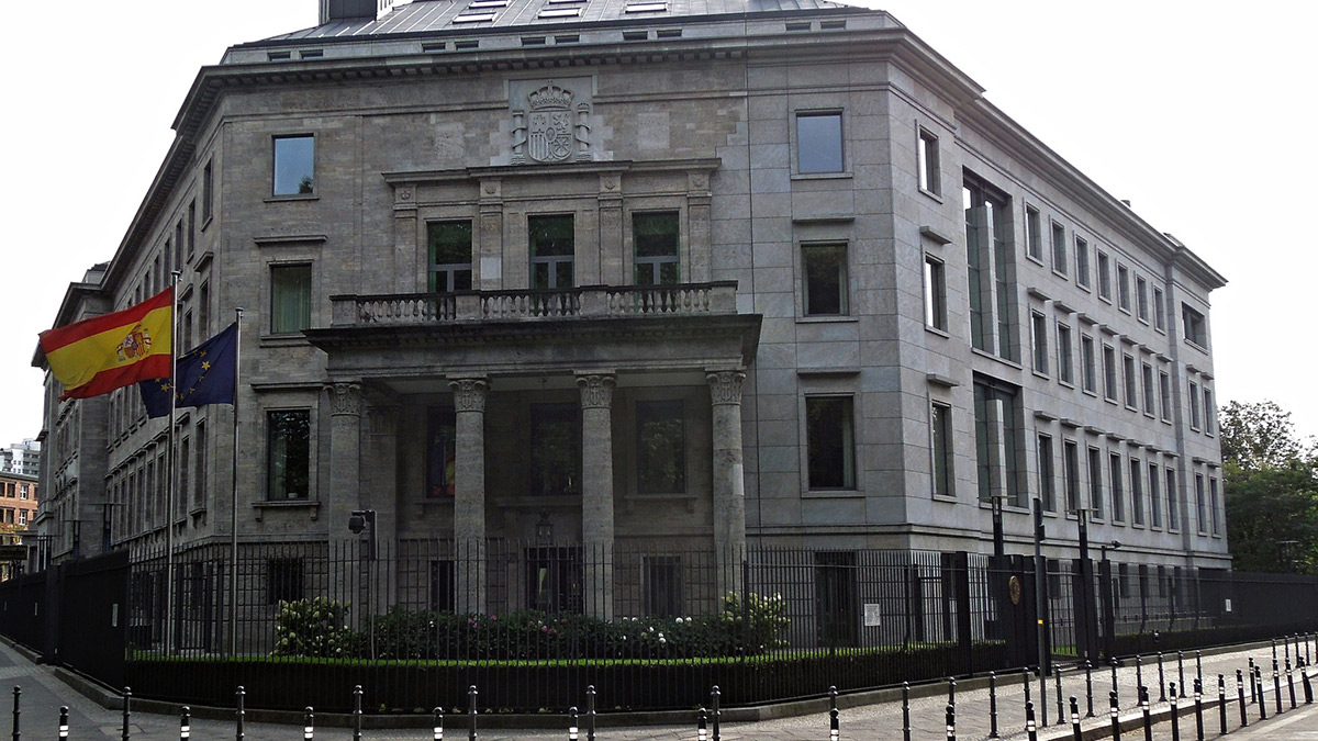 Los trabajadores de la Embajada de España en Berlín también se ponen en huelga indefinida