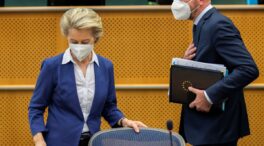 La UE aprueba sancionar a más oligarcas rusos y a tres bancos bielorrusos