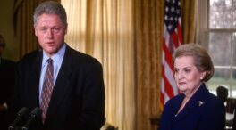 Muere Madeleine Albright, primera mujer secretaria de Estado de EEUU