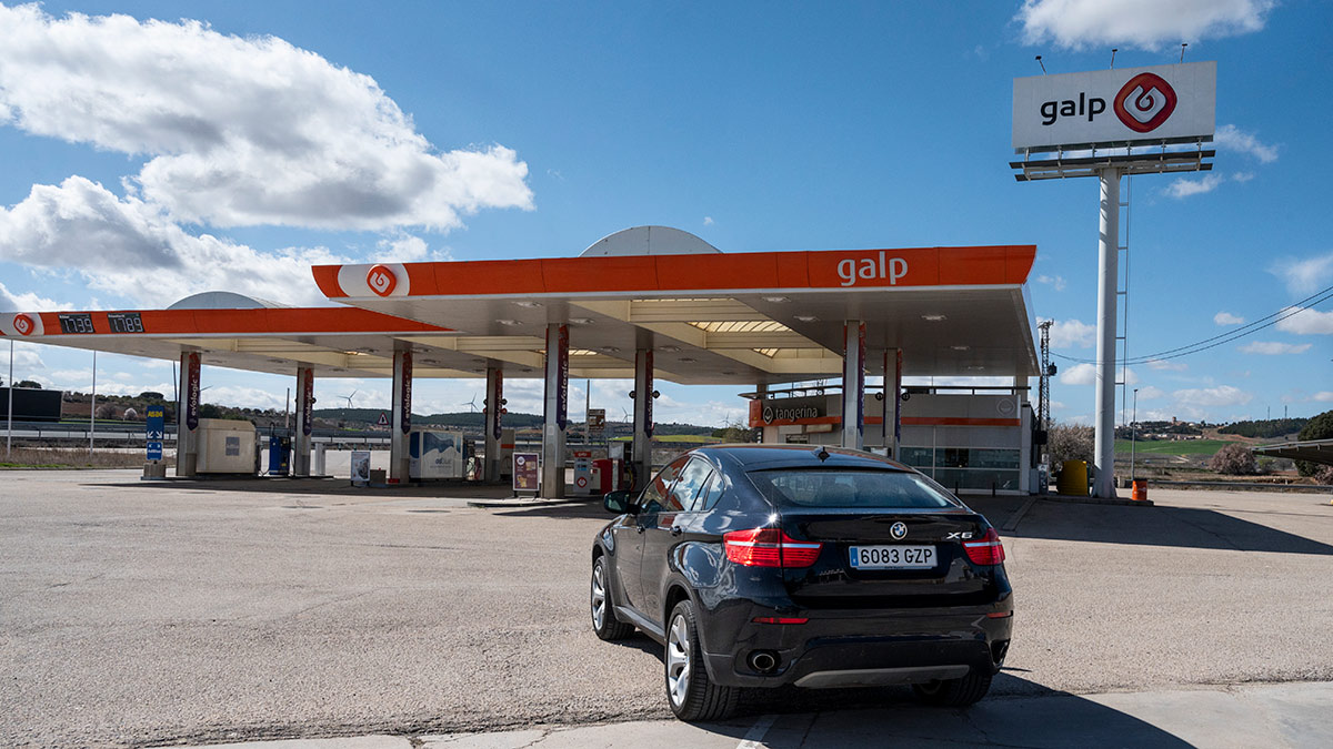 La diferencia de precio entre el diésel y la gasolina está en mínimos históricos