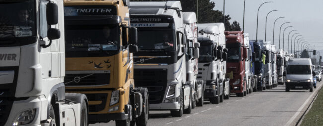 España necesita 15.000 transportistas para evitar problemas de desabastecimiento