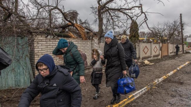 Paralizan la evacuación de civiles mientras Ucrania y Rusia se acusan de incumplir el alto el fuego