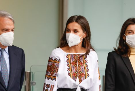 La reina Letizia muestra su apoyo a Ucrania a través de la moda